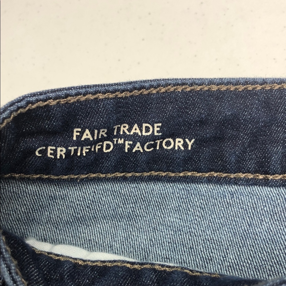 Universal Thread Women's High Rise Blue Jeans - Picture 3 of 11